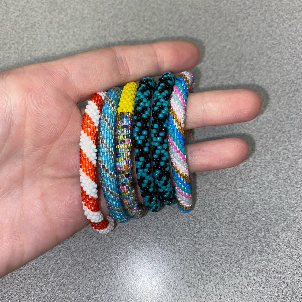 6 bracelet bundle - Picture 2 of 2
